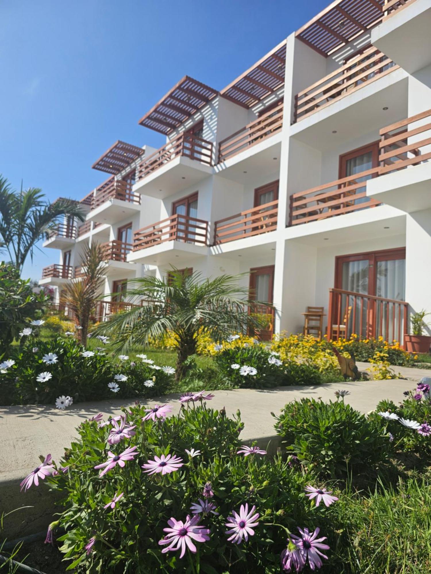 Hotel La Colina Cerro Prieto Bagian luar foto