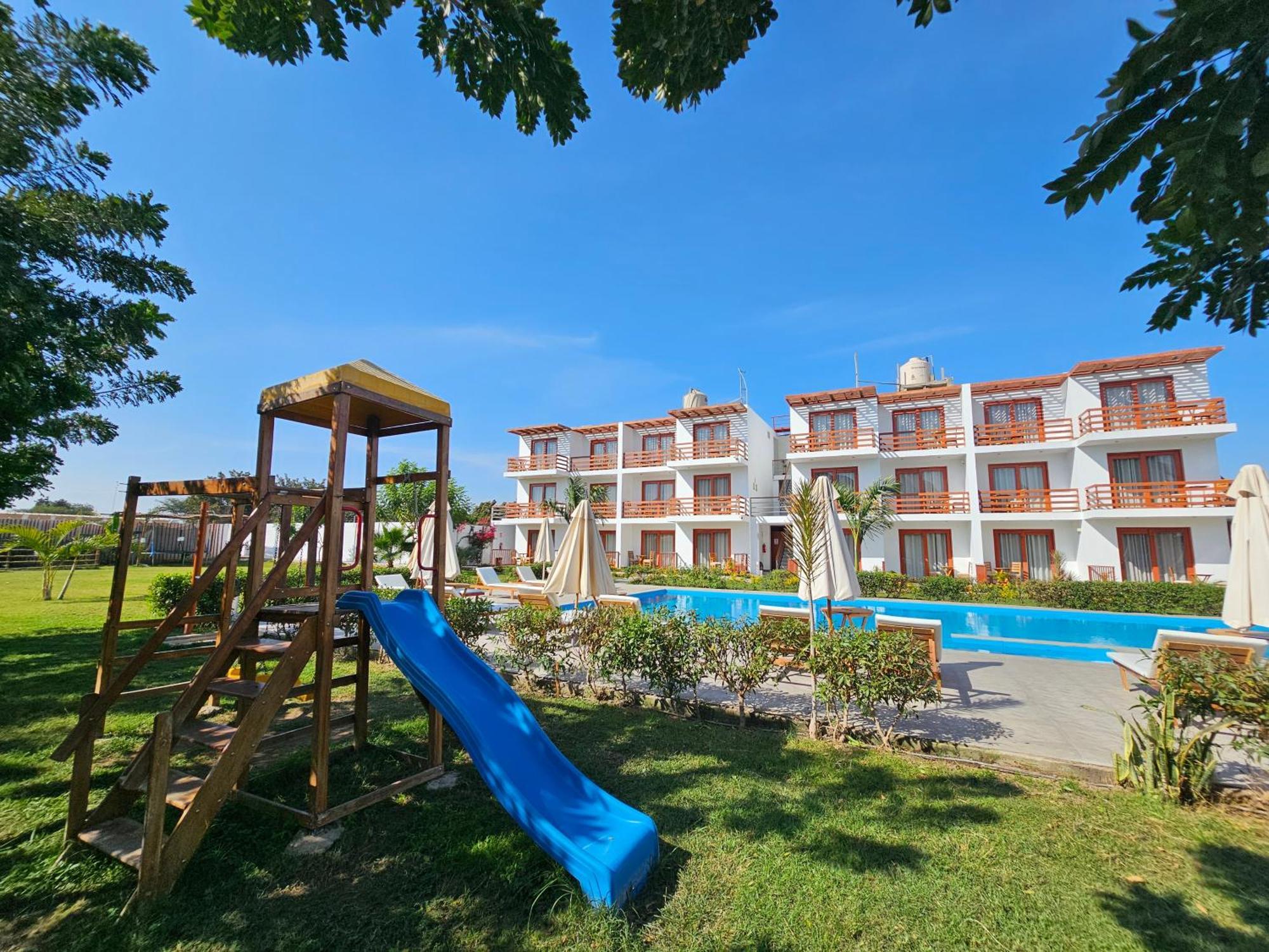 Hotel La Colina Cerro Prieto Bagian luar foto