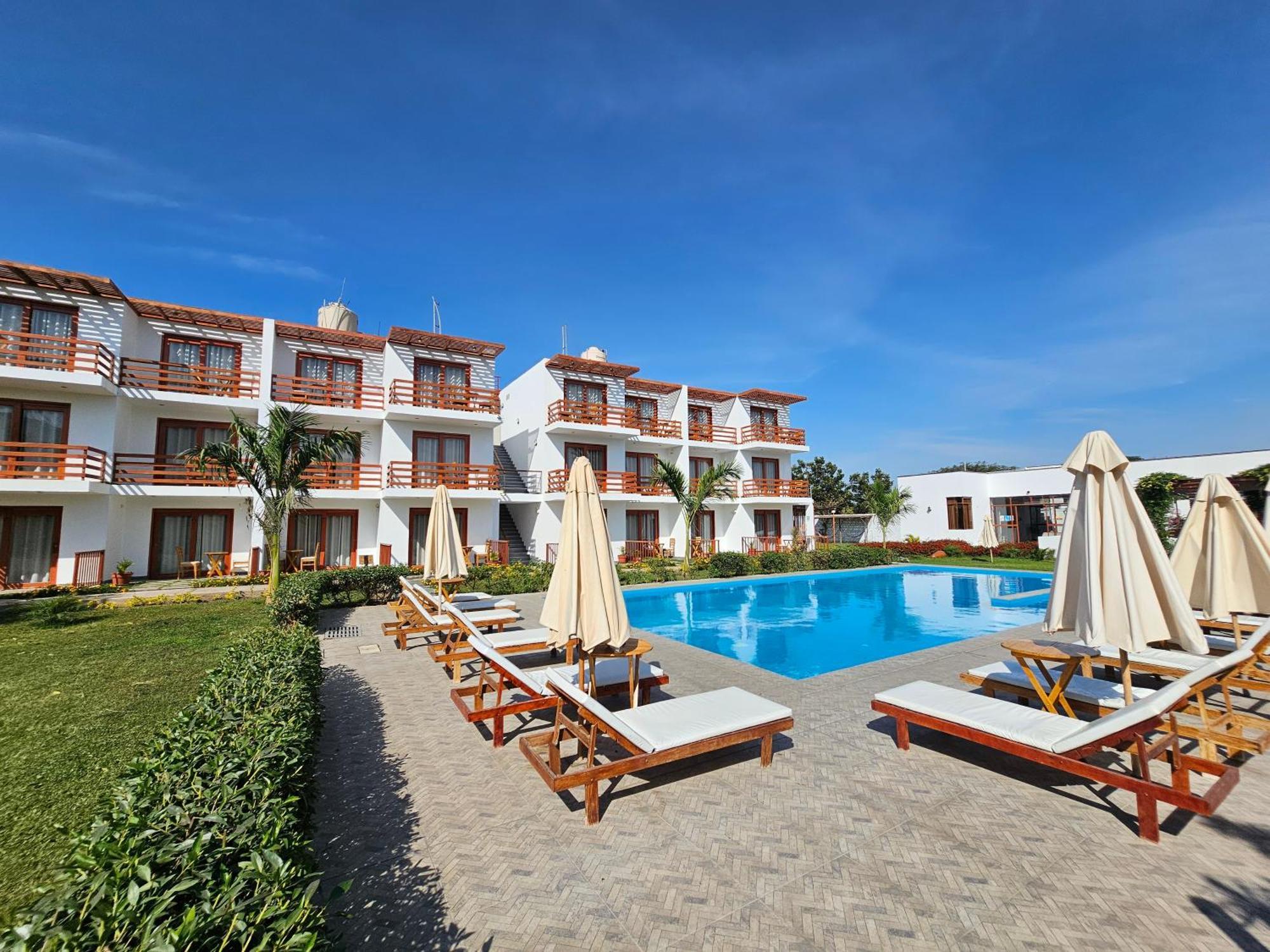 Hotel La Colina Cerro Prieto Bagian luar foto