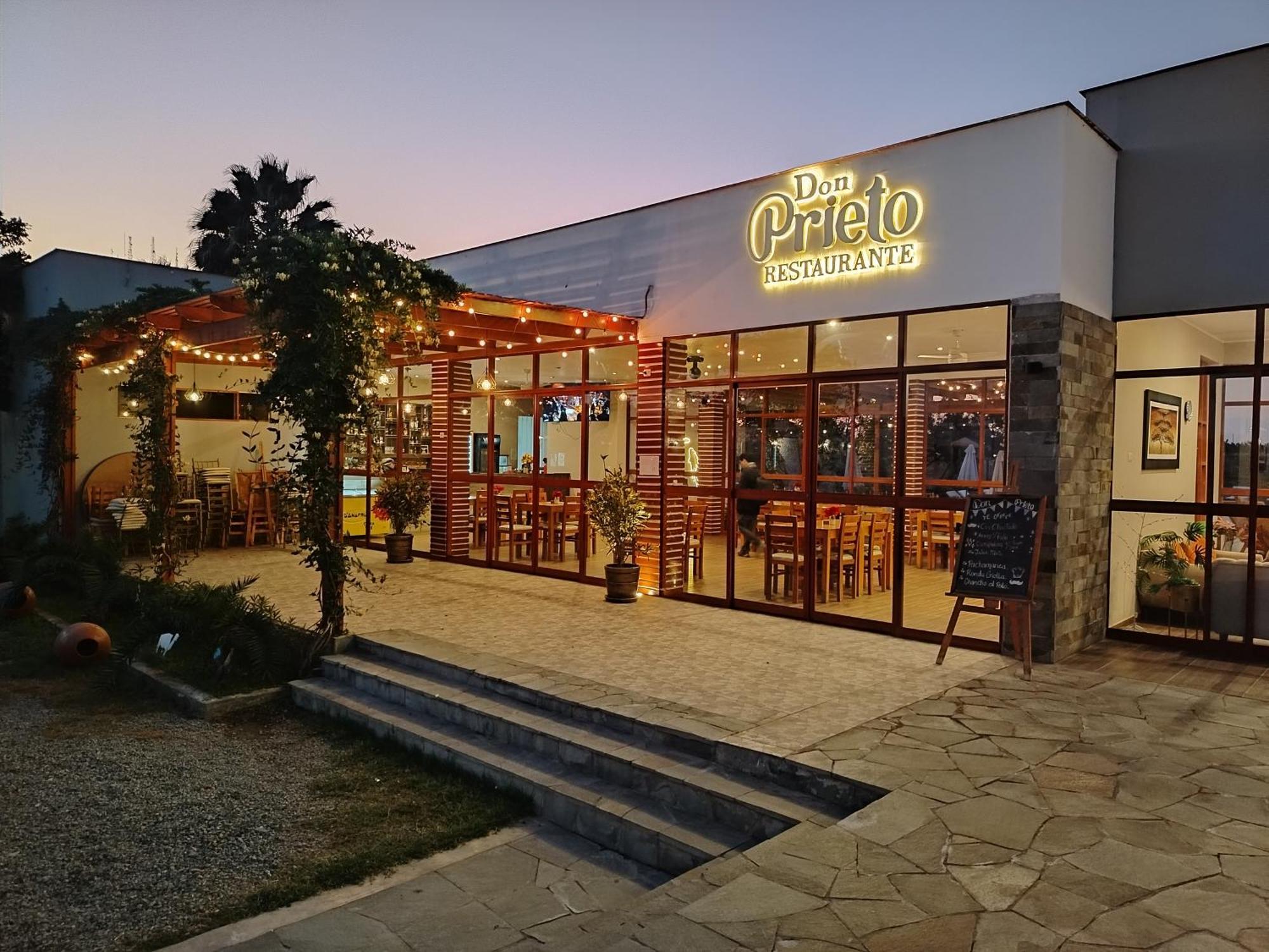 Hotel La Colina Cerro Prieto Bagian luar foto