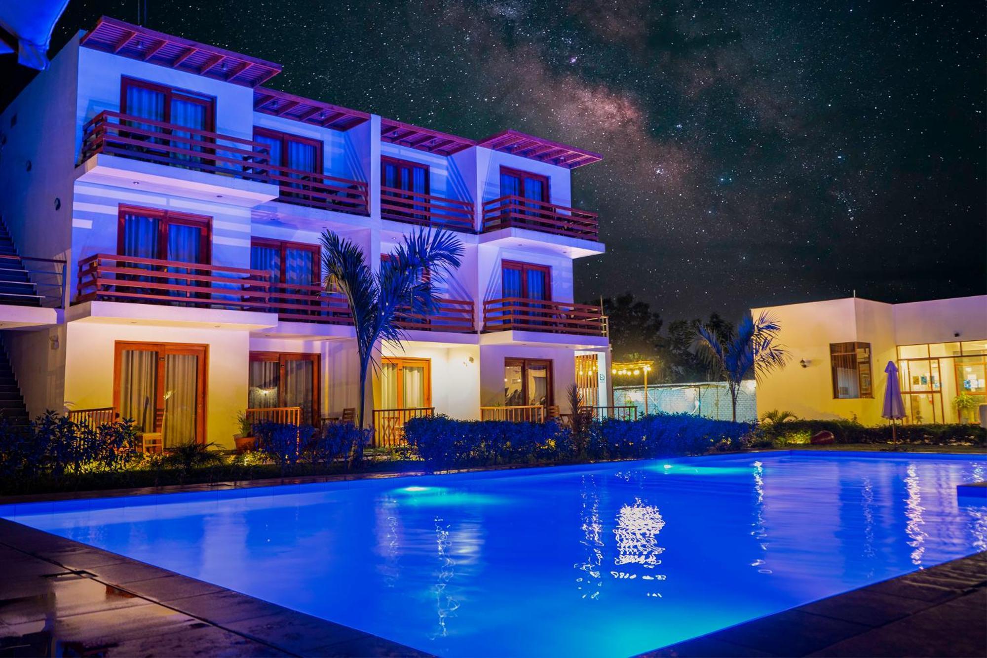 Hotel La Colina Cerro Prieto Bagian luar foto